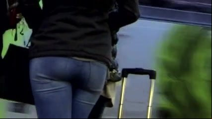Candid - Hot Babe Great Ass In Tight Jeans And Boots