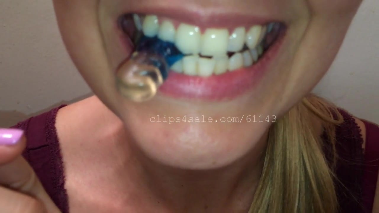 Lesbian amateur teens licking juicy part5